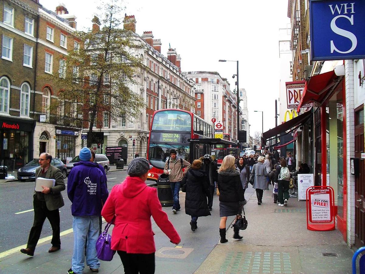 Baker Street, W1 Looking NNE towards Marylebone.