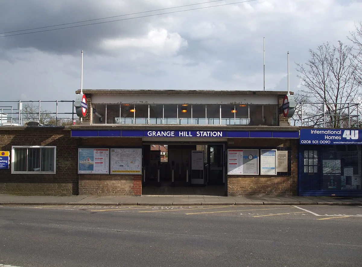 en:Grange Hill tube station entrance on the B173 Manor Road . Sunil060902 , 30th March 2008.
