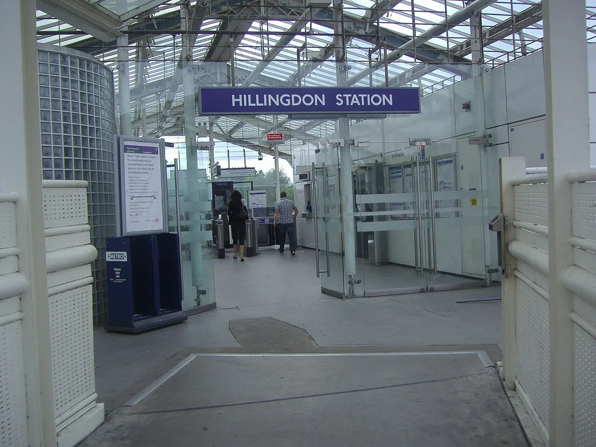 Hillingdon tube station inside entrance