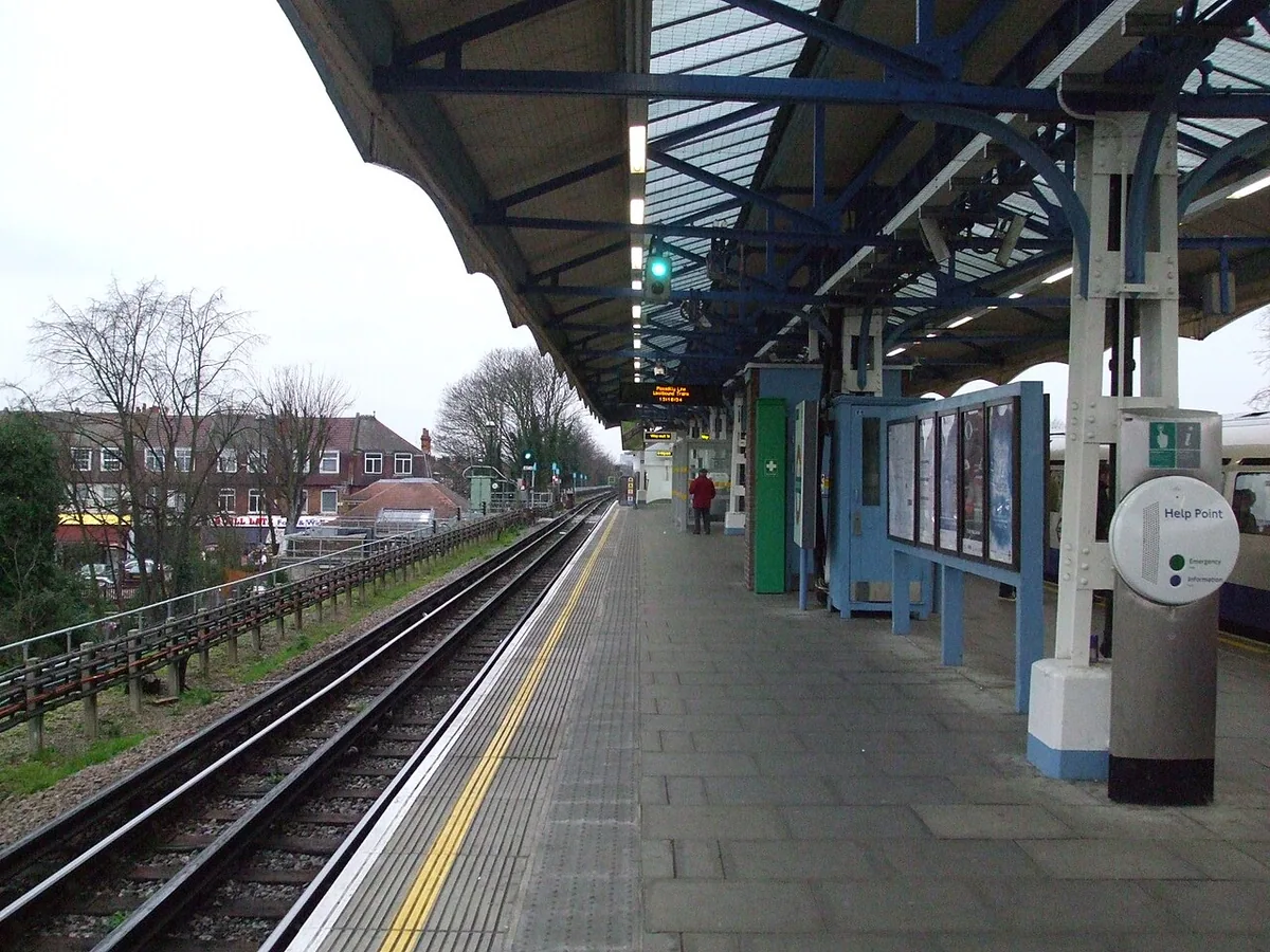 Looking westbound along Hounslow Central tube station island platform westbound face