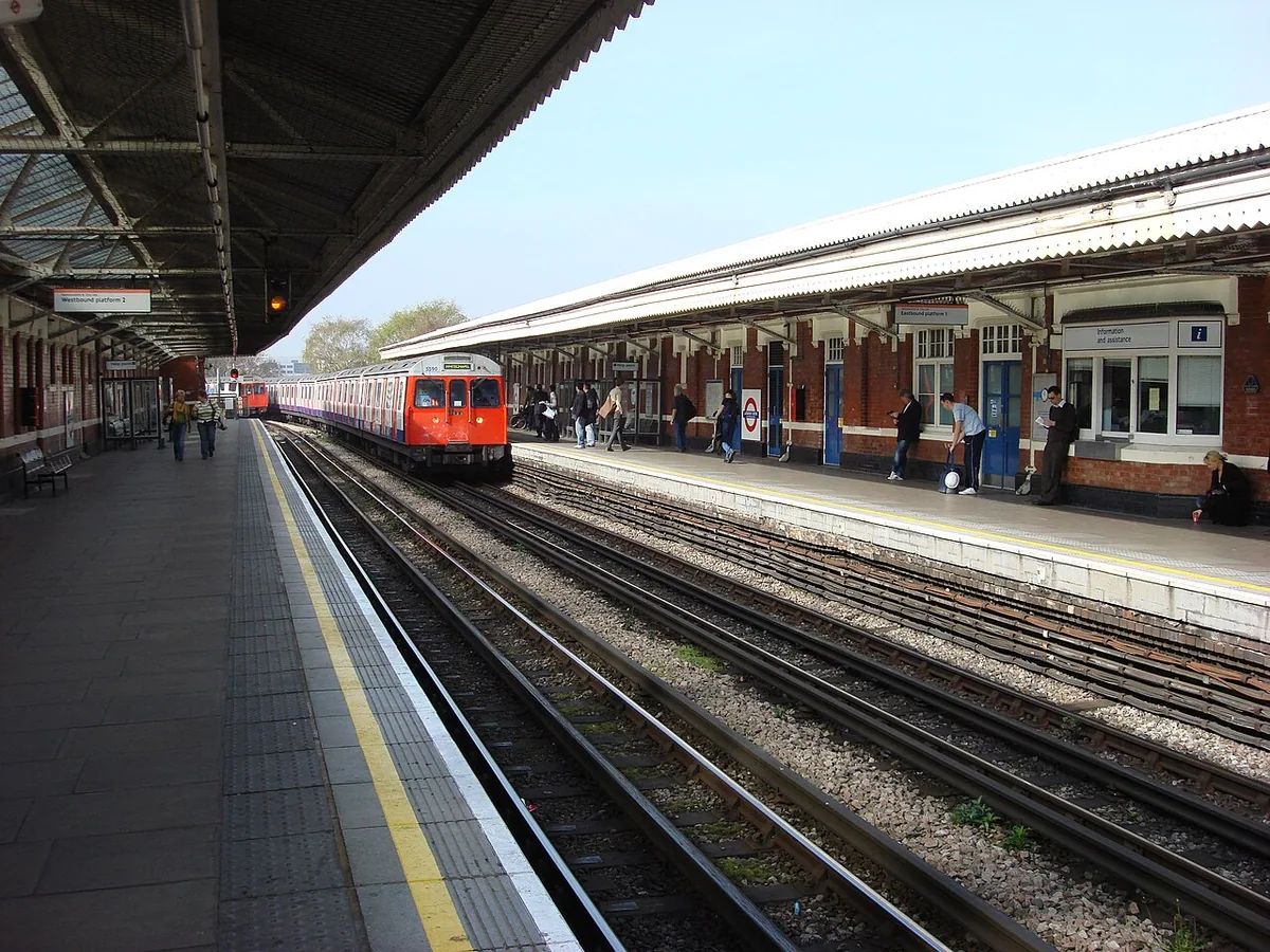 Ladbroke Grove tube station, Taken from the Westbound platform