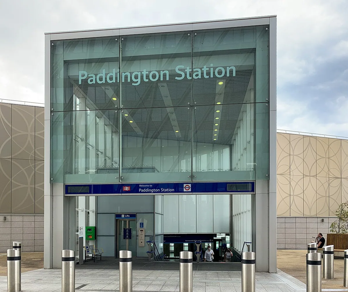 Entrance to Paddington Station and Paddington (Bishop's Road) tube station. Taken during my Circle Line Tube Walk .