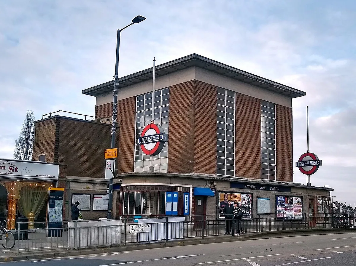 Rayners Lane Station 10 Jan 2019