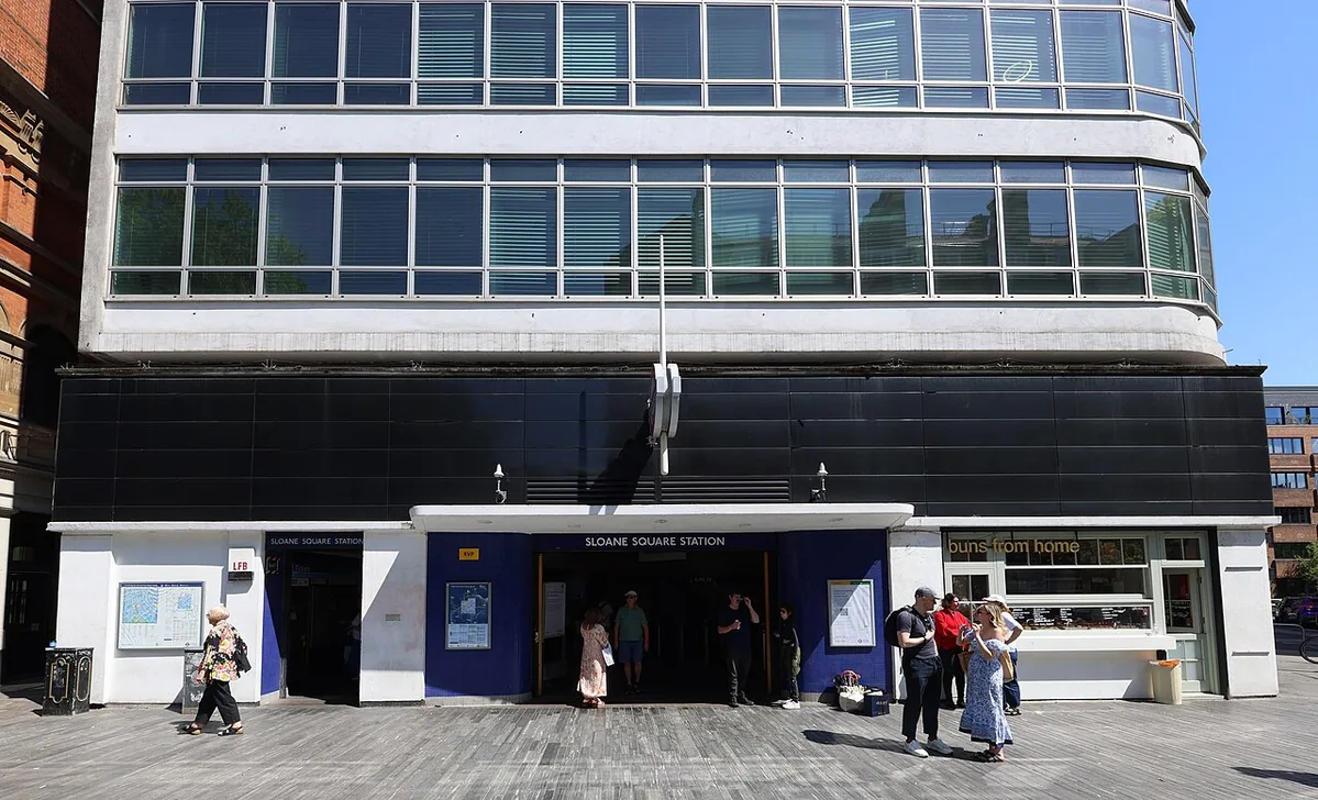 Photo of the entrance to Sloane square station