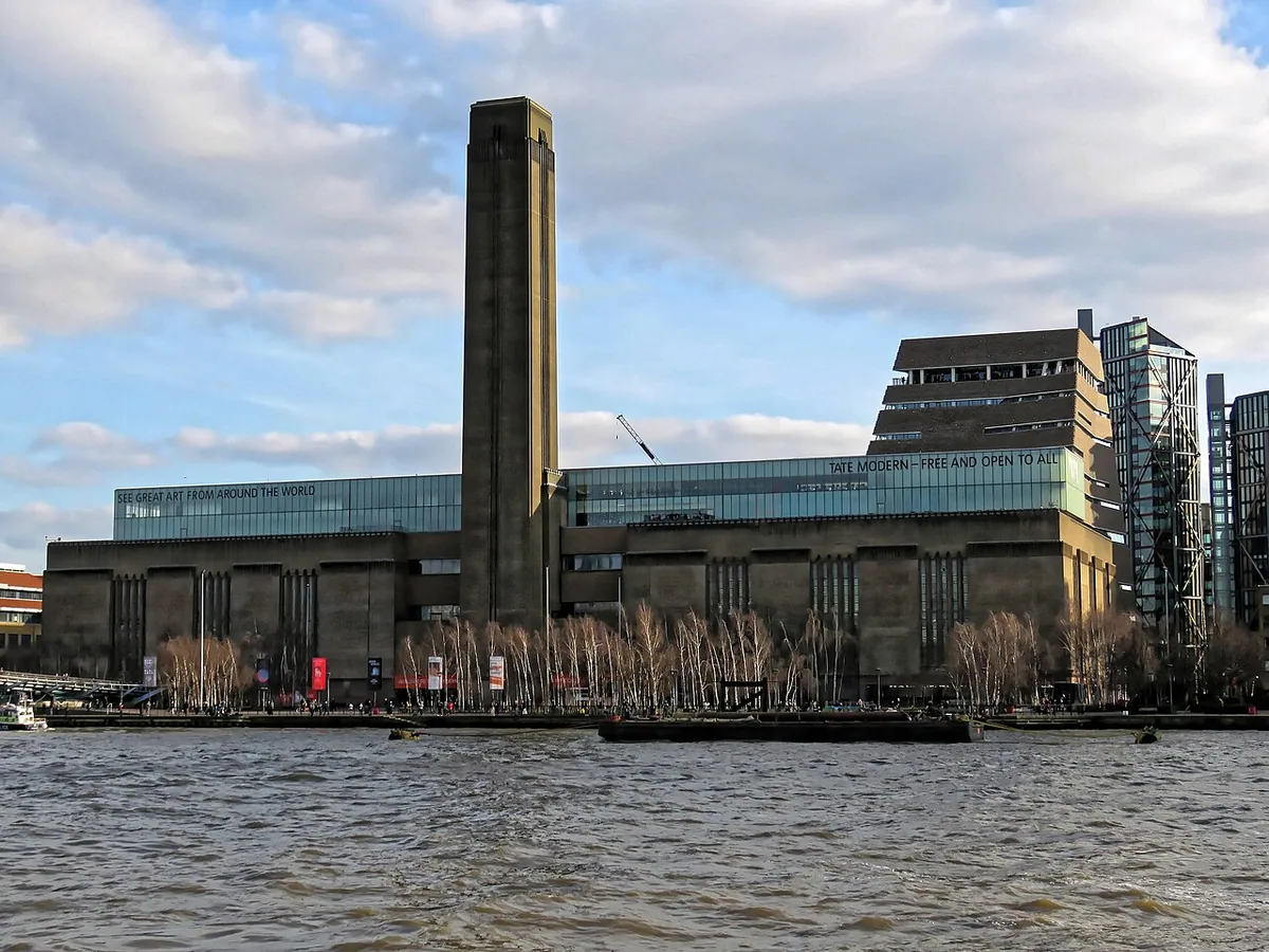 Tate Modern from close to Blackfriars Bridge on the River Thames at the northwest.